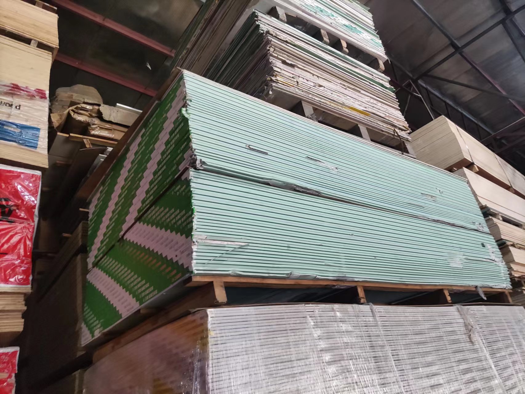 绿地兴仓库-石膏板